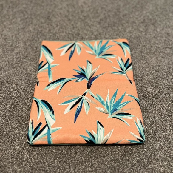 New Rachel Pally Reversible Cutch - Picture 3 of 4